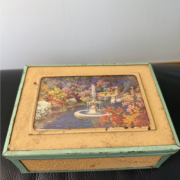 Other - Antique 1930-40's era metal jewelry box, shabby chic